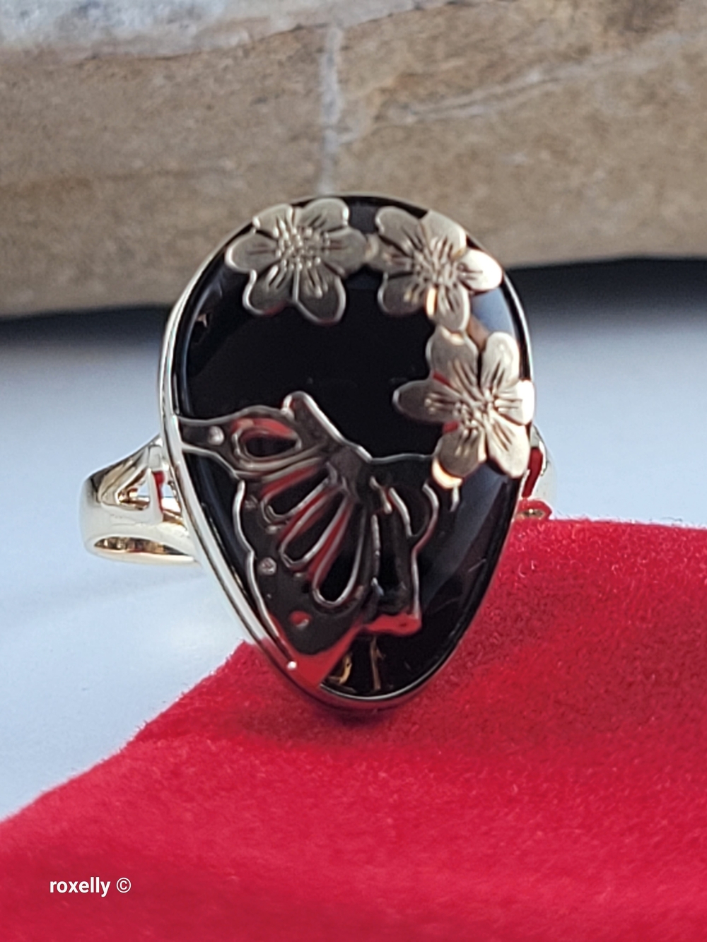 14K Yellow Gold Onyx Ring with Inlaid Butterfly & Flowers - Size 6.5, Solid Gold